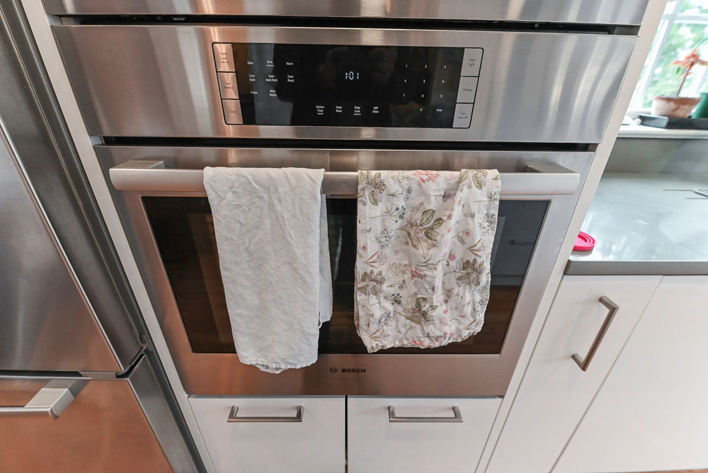 Nobilia Modern White Kitchen with Grey Stone Countertops, Island and Bosch Appliances