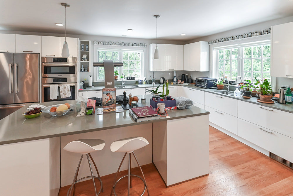 Nobilia Modern White Kitchen with Grey Stone Countertops, Island and Bosch Appliances