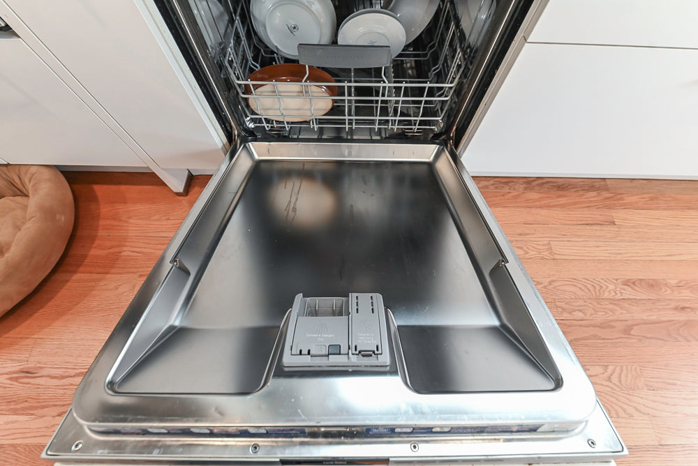Nobilia Modern White Kitchen with Grey Stone Countertops, Island and Bosch Appliances