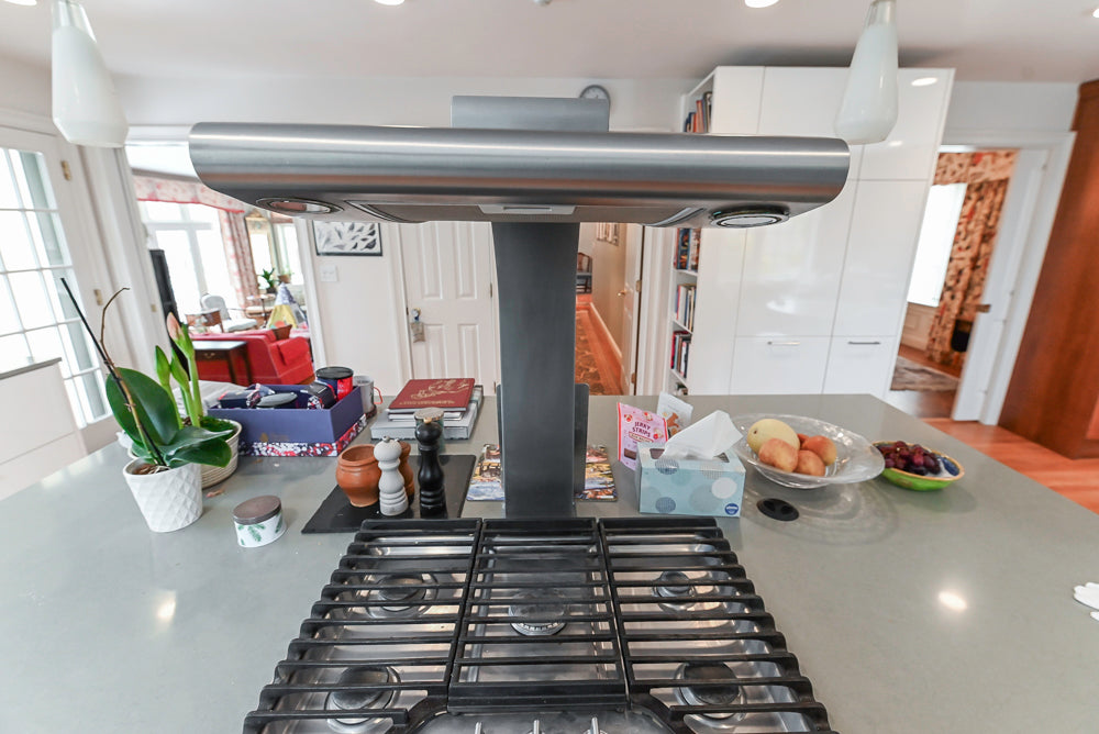 Nobilia Modern White Kitchen with Grey Stone Countertops, Island and Bosch Appliances