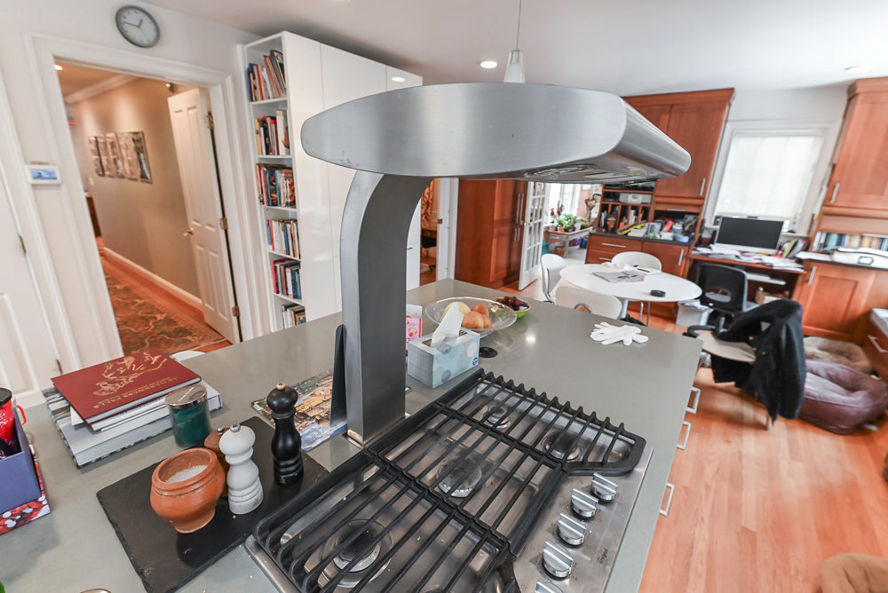 Nobilia Modern White Kitchen with Grey Stone Countertops, Island and Bosch Appliances