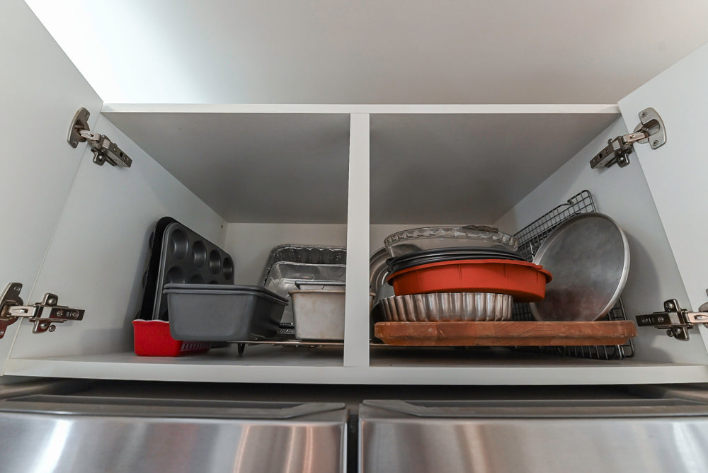 Nobilia Modern White Kitchen with Grey Stone Countertops, Island and Bosch Appliances