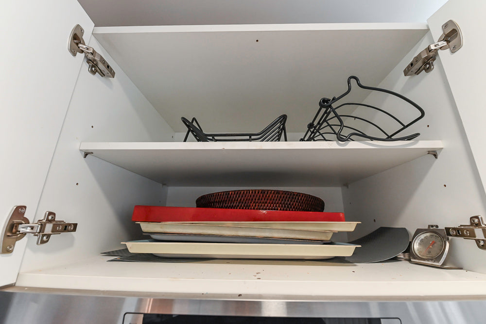 Nobilia Modern White Kitchen with Grey Stone Countertops, Island and Bosch Appliances