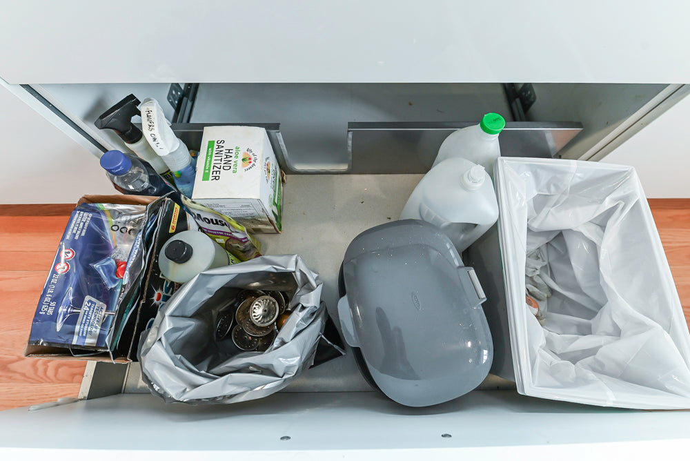 Nobilia Modern White Kitchen with Grey Stone Countertops, Island and Bosch Appliances
