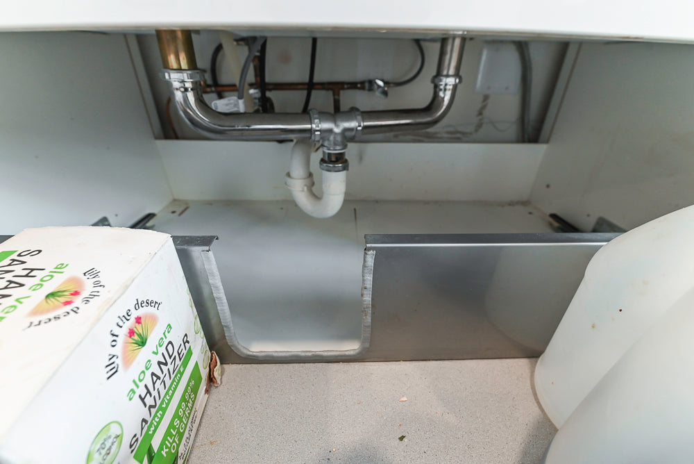 Nobilia Modern White Kitchen with Grey Stone Countertops, Island and Bosch Appliances