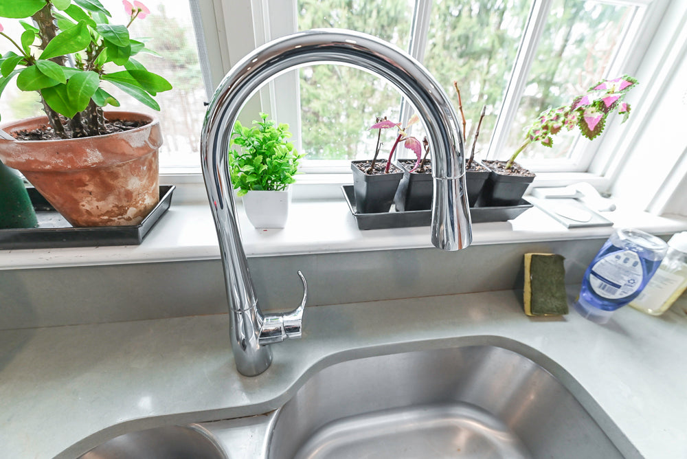 Nobilia Modern White Kitchen with Grey Stone Countertops, Island and Bosch Appliances