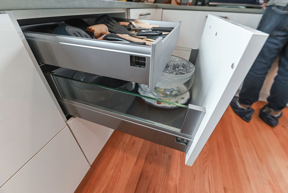 Nobilia Modern White Kitchen with Grey Stone Countertops, Island and Bosch Appliances
