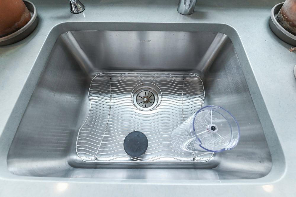 Nobilia Modern White Kitchen with Grey Stone Countertops, Island and Bosch Appliances
