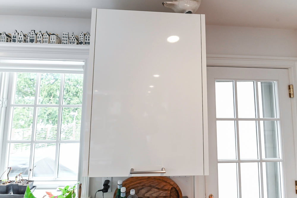 Nobilia Modern White Kitchen with Grey Stone Countertops, Island and Bosch Appliances