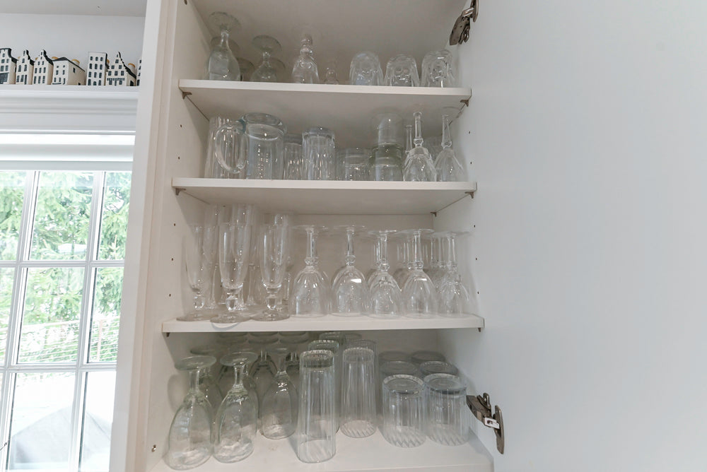 Nobilia Modern White Kitchen with Grey Stone Countertops, Island and Bosch Appliances