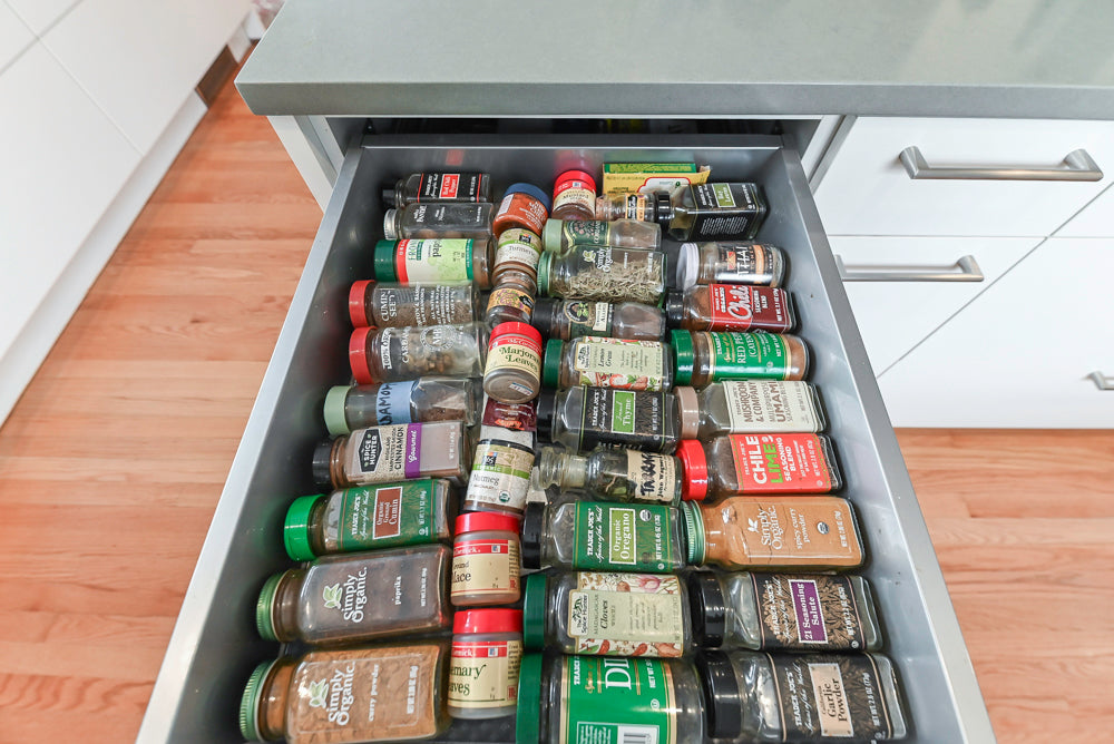 Nobilia Modern White Kitchen with Grey Stone Countertops, Island and Bosch Appliances