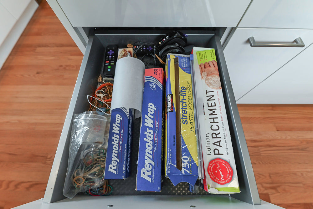 Nobilia Modern White Kitchen with Grey Stone Countertops, Island and Bosch Appliances