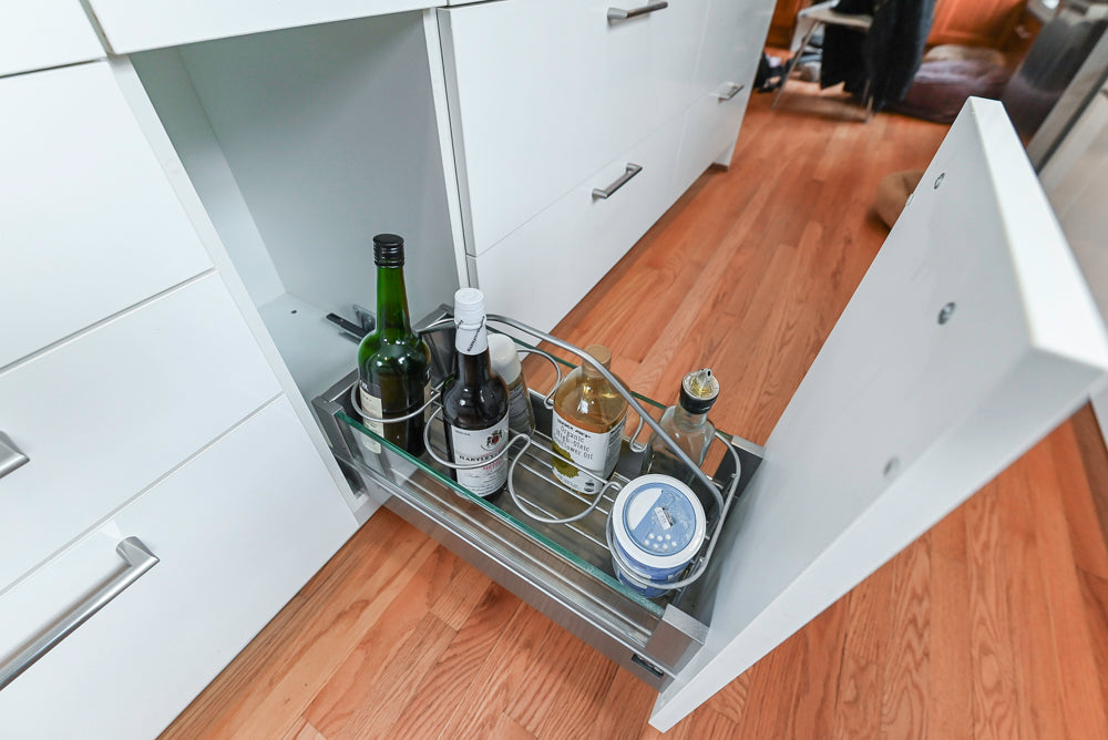 Nobilia Modern White Kitchen with Grey Stone Countertops, Island and Bosch Appliances