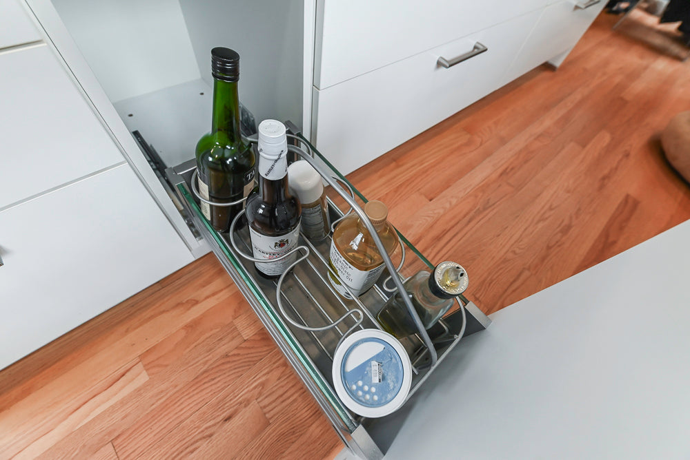 Nobilia Modern White Kitchen with Grey Stone Countertops, Island and Bosch Appliances