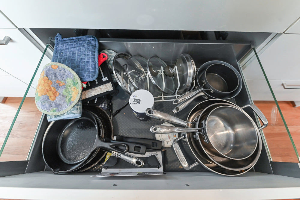 Nobilia Modern White Kitchen with Grey Stone Countertops, Island and Bosch Appliances