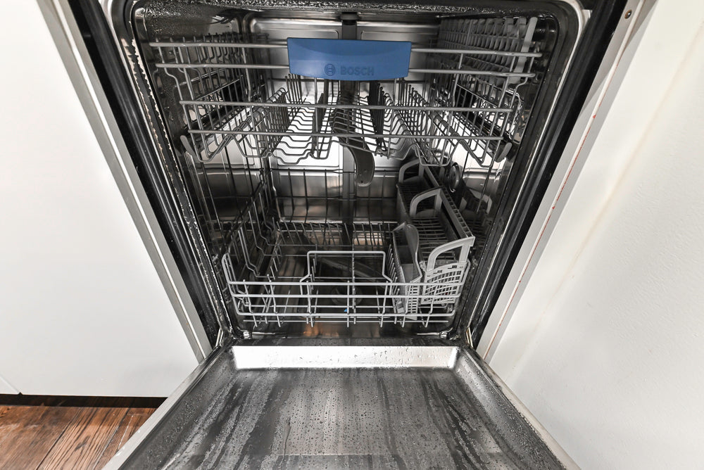 Poggenpohl Modern White Lacquered Kitchen with Appliances