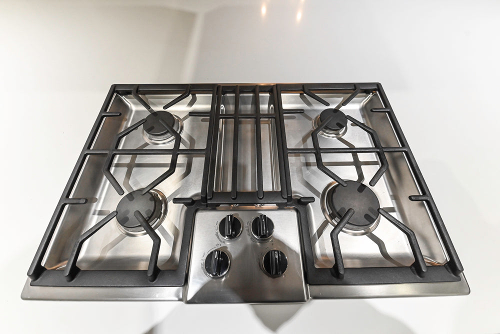 Poggenpohl Modern White Lacquered Kitchen with Appliances