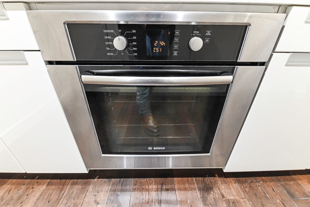 Poggenpohl Modern White Lacquered Kitchen with Appliances