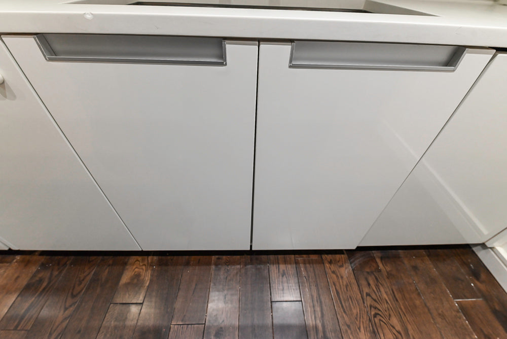 Poggenpohl Modern White Lacquered Kitchen with Appliances