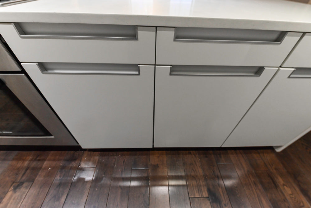 Poggenpohl Modern White Lacquered Kitchen with Appliances