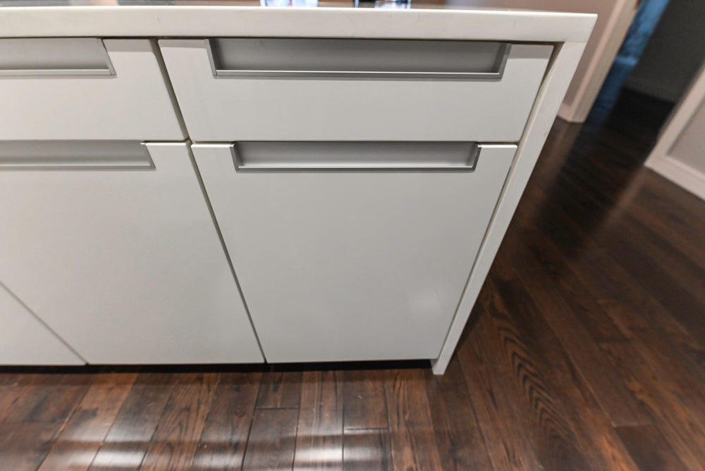 Poggenpohl Modern White Lacquered Kitchen with Appliances