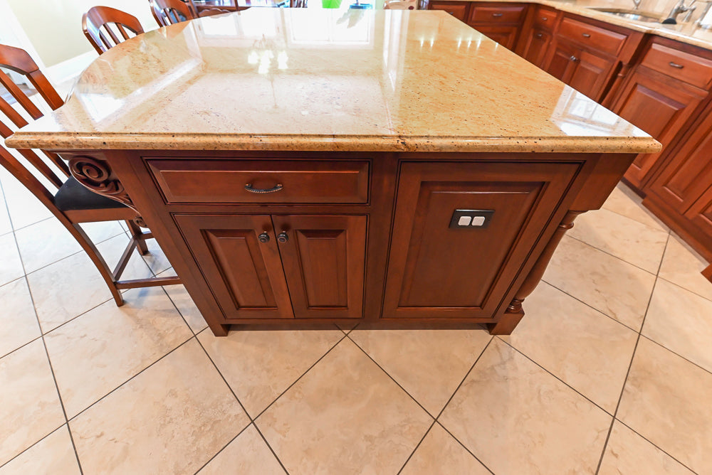 "The Winchester" Traditional Wooden Kitchen with Granite Countertops and Appliances