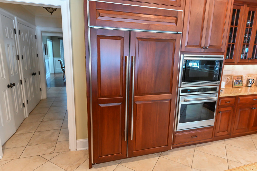 "The Winchester" Traditional Wooden Kitchen with Granite Countertops and Appliances