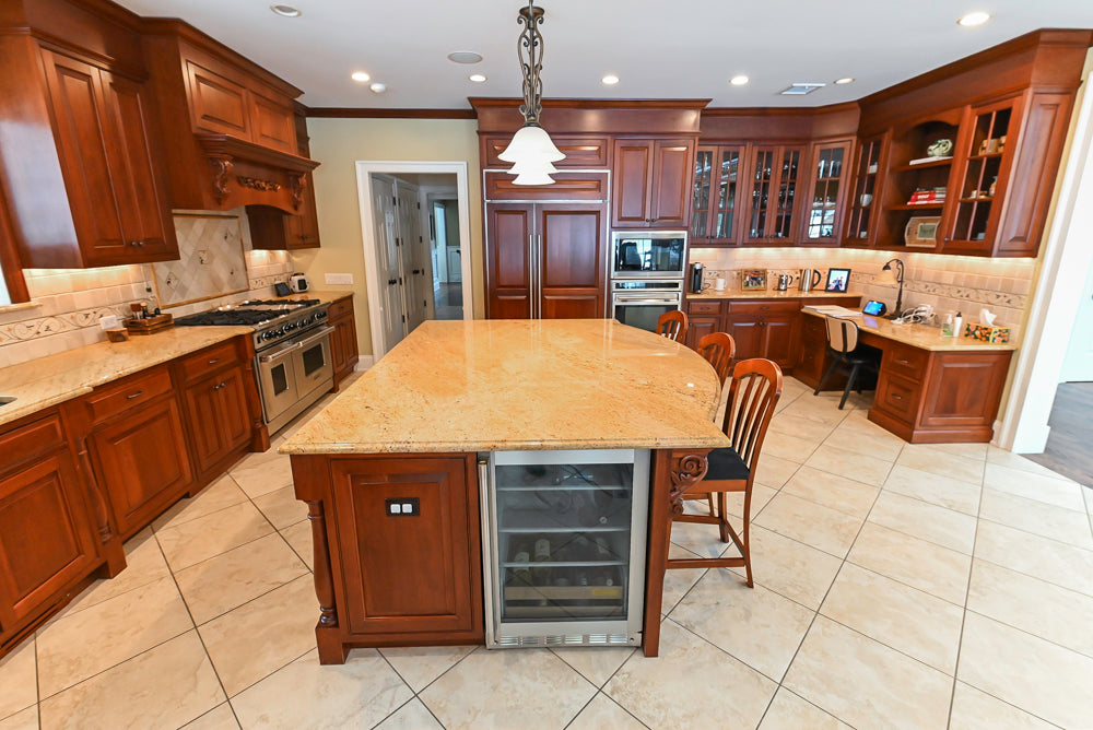 "The Winchester" Traditional Wooden Kitchen with Granite Countertops and Appliances