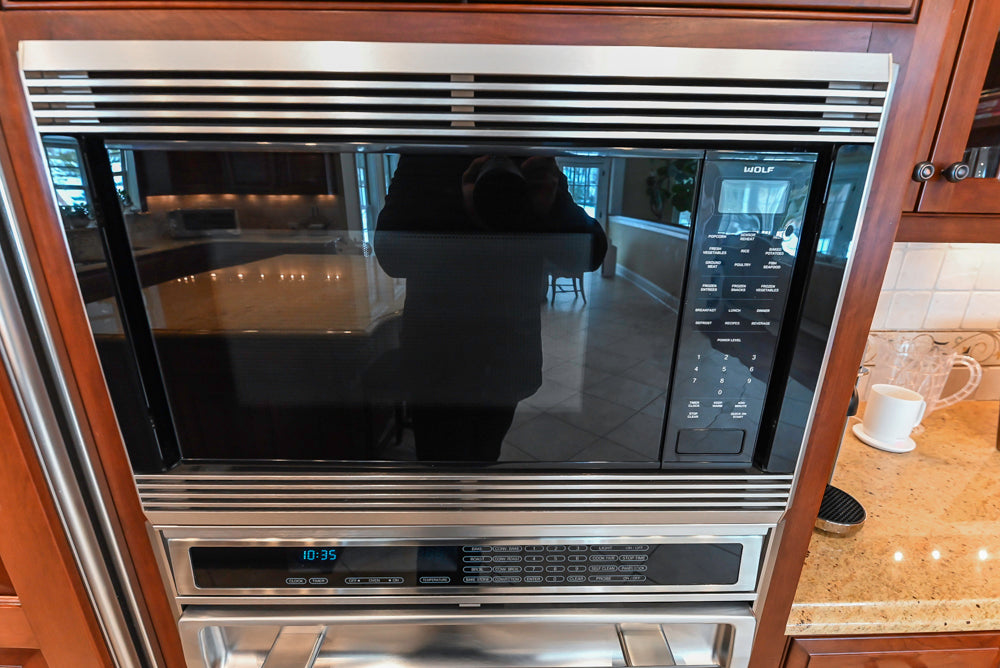 "The Winchester" Traditional Wooden Kitchen with Granite Countertops and Appliances