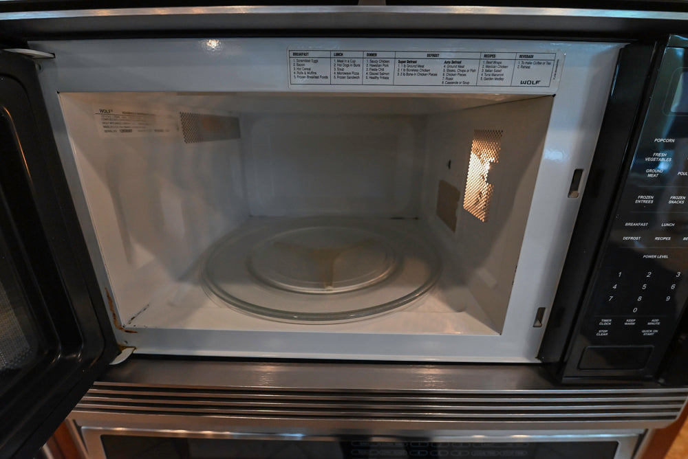 "The Winchester" Traditional Wooden Kitchen with Granite Countertops and Appliances