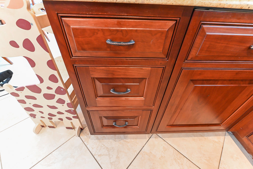 "The Winchester" Traditional Wooden Kitchen with Granite Countertops and Appliances