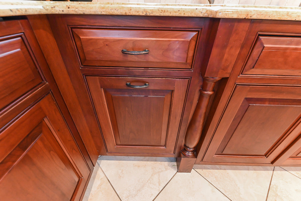 "The Winchester" Traditional Wooden Kitchen with Granite Countertops and Appliances