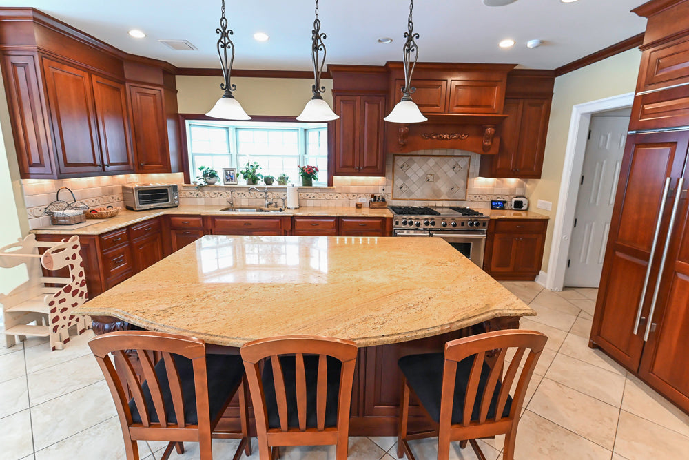 "The Winchester" Traditional Wooden Kitchen with Granite Countertops and Appliances