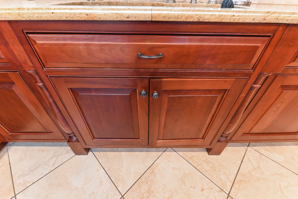 "The Winchester" Traditional Wooden Kitchen with Granite Countertops and Appliances
