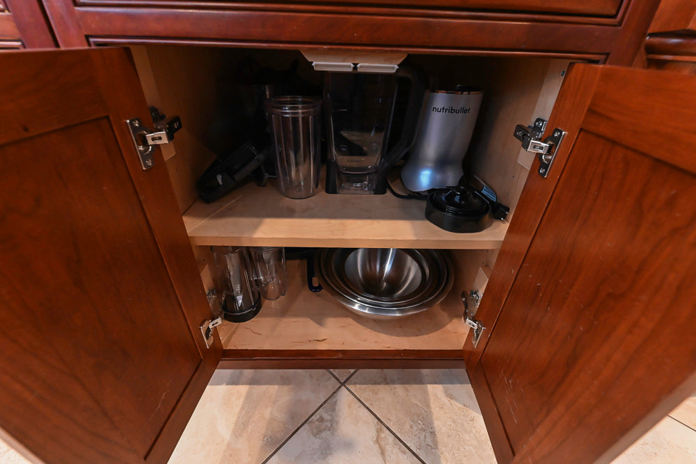 "The Winchester" Traditional Wooden Kitchen with Granite Countertops and Appliances