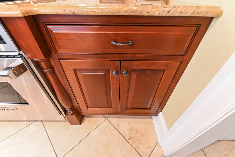 "The Winchester" Traditional Wooden Kitchen with Granite Countertops and Appliances