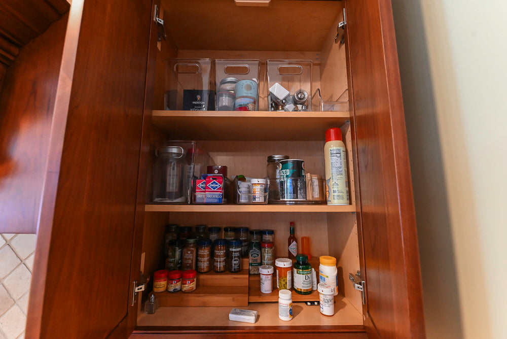 "The Winchester" Traditional Wooden Kitchen with Granite Countertops and Appliances