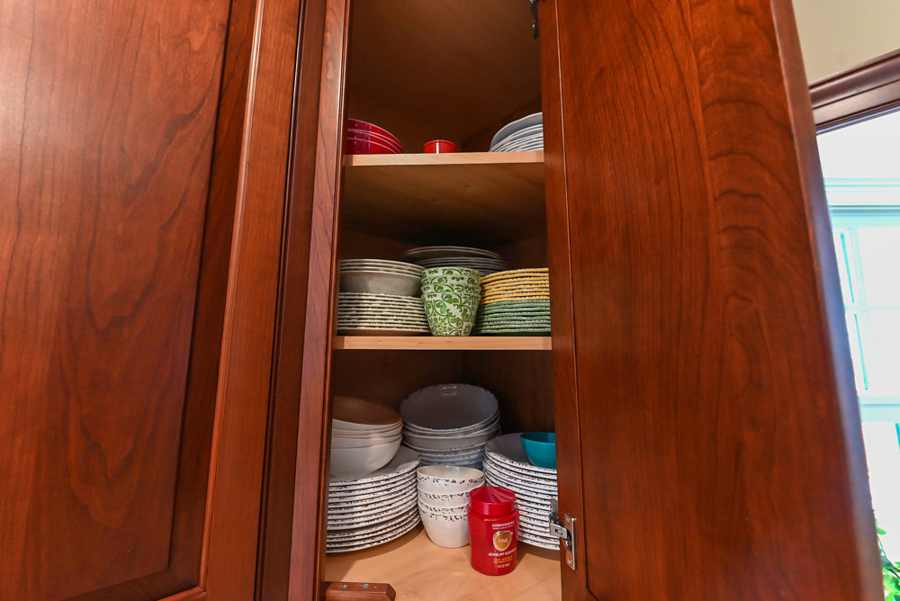"The Winchester" Traditional Wooden Kitchen with Granite Countertops and Appliances