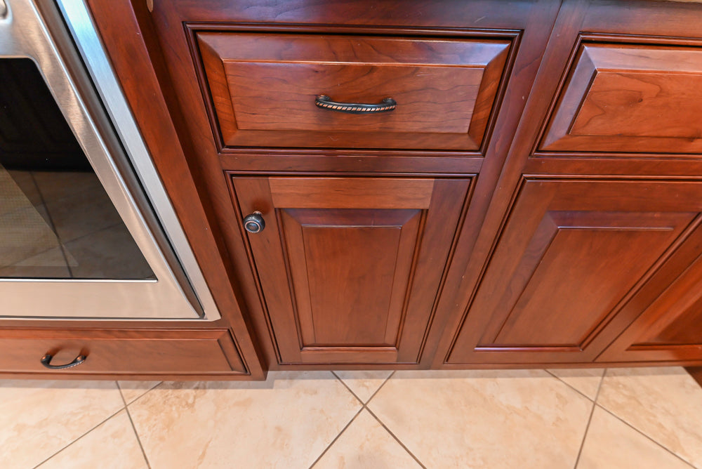 "The Winchester" Traditional Wooden Kitchen with Granite Countertops and Appliances