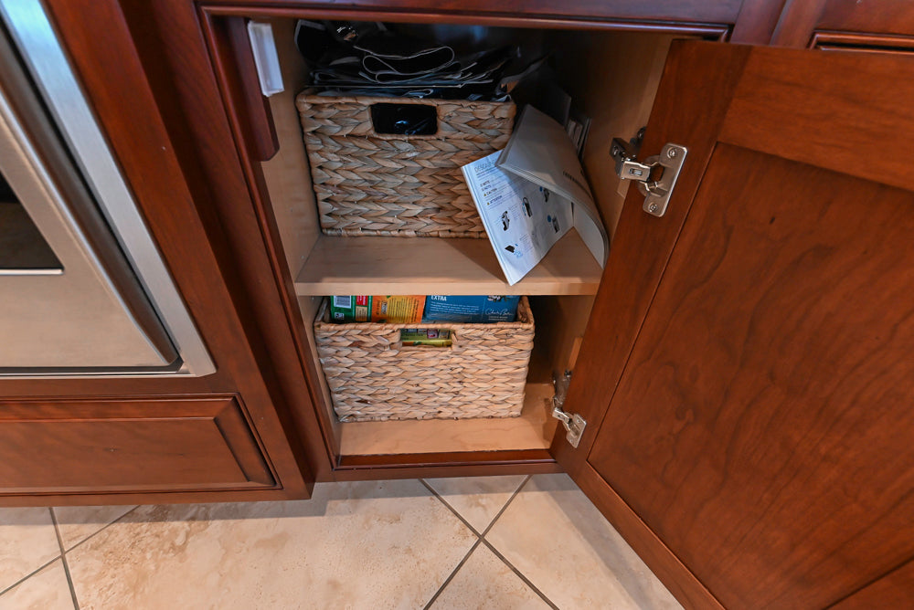 "The Winchester" Traditional Wooden Kitchen with Granite Countertops and Appliances