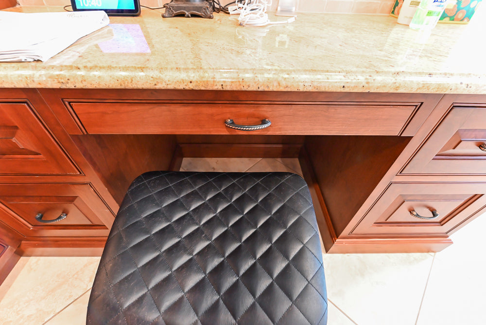 "The Winchester" Traditional Wooden Kitchen with Granite Countertops and Appliances