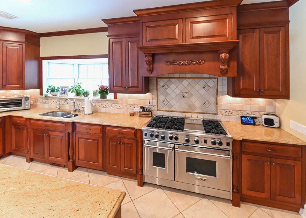 "The Winchester" Traditional Wooden Kitchen with Granite Countertops and Appliances