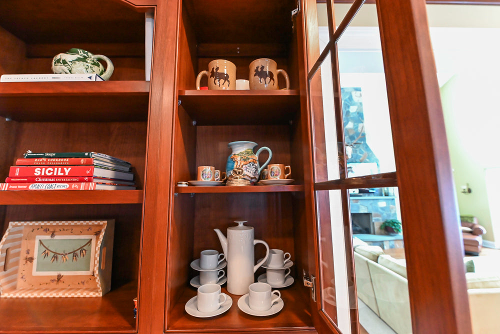 "The Winchester" Traditional Wooden Kitchen with Granite Countertops and Appliances
