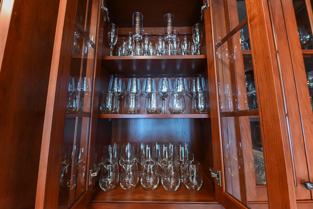 "The Winchester" Traditional Wooden Kitchen with Granite Countertops and Appliances