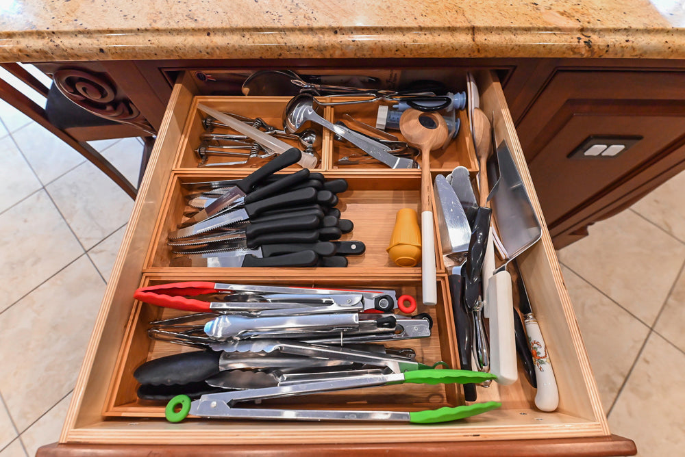 "The Winchester" Traditional Wooden Kitchen with Granite Countertops and Appliances