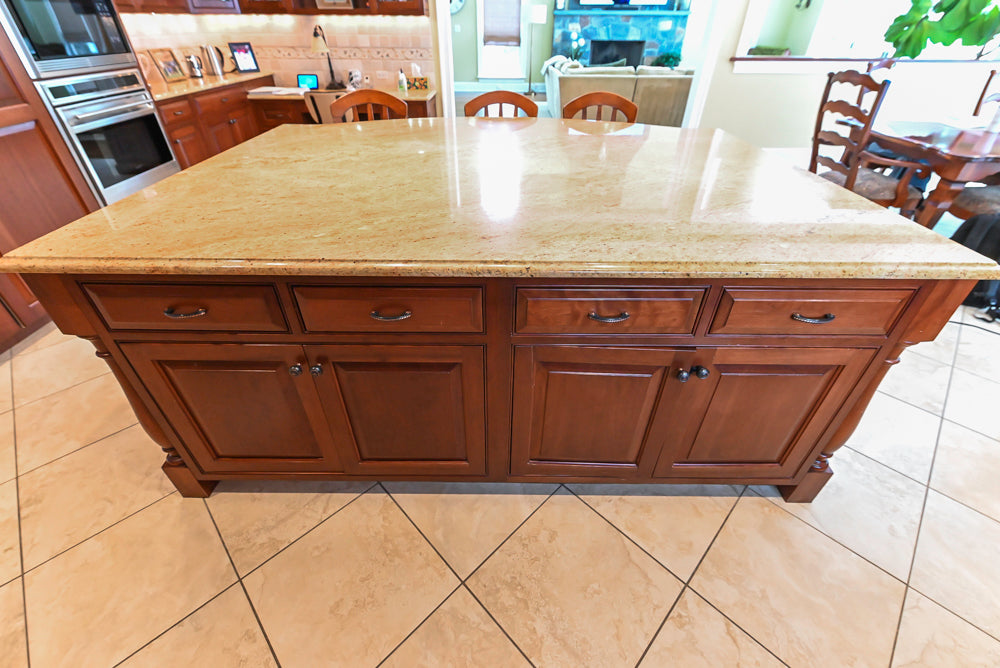 "The Winchester" Traditional Wooden Kitchen with Granite Countertops and Appliances