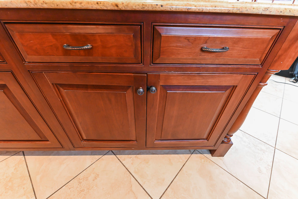 "The Winchester" Traditional Wooden Kitchen with Granite Countertops and Appliances