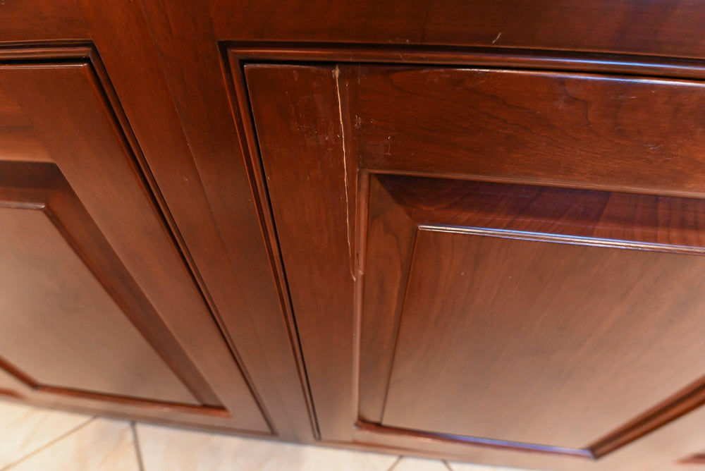 "The Winchester" Traditional Wooden Kitchen with Granite Countertops and Appliances