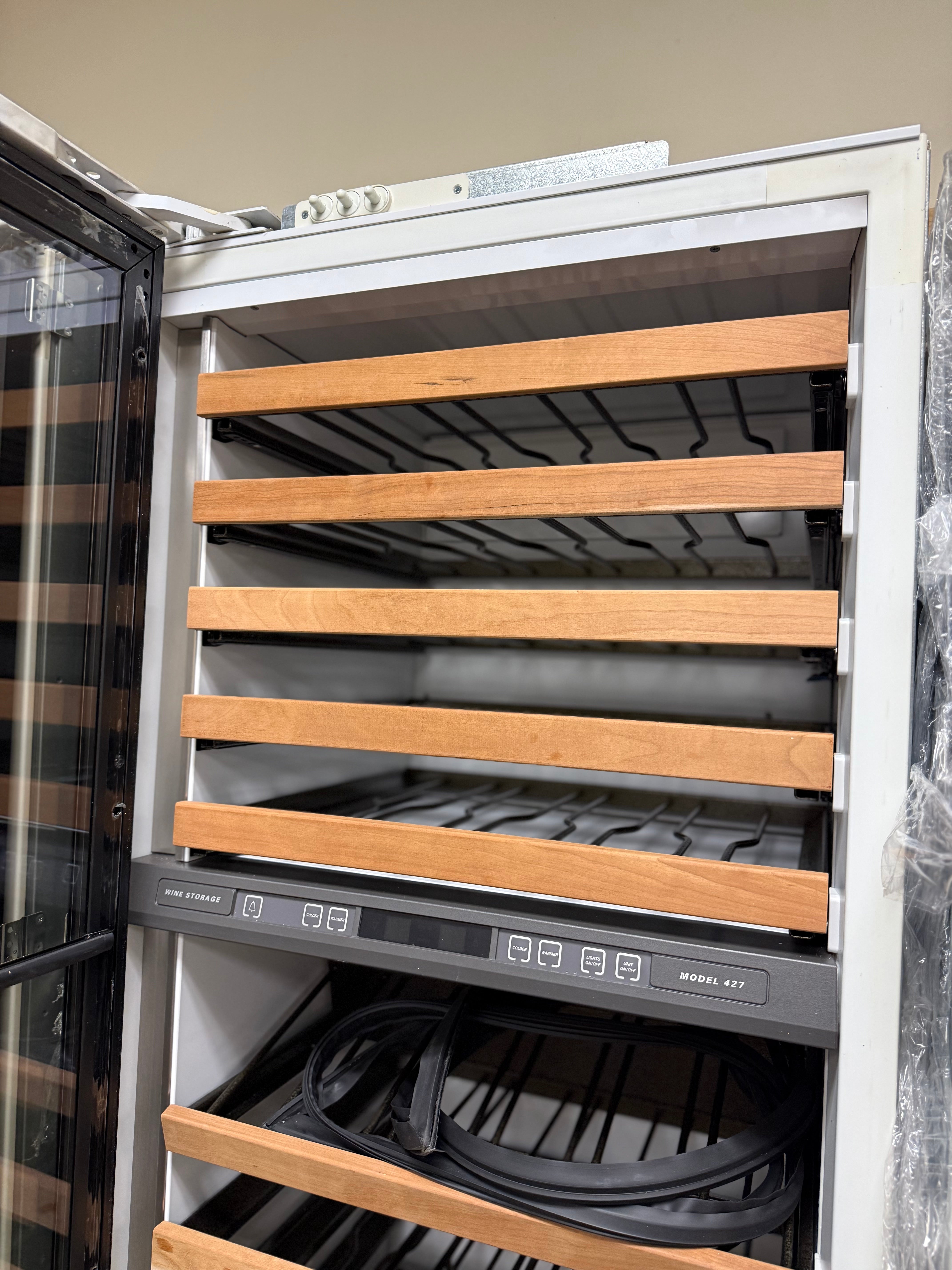 Luxury wine cellar with dual independent temperature zone