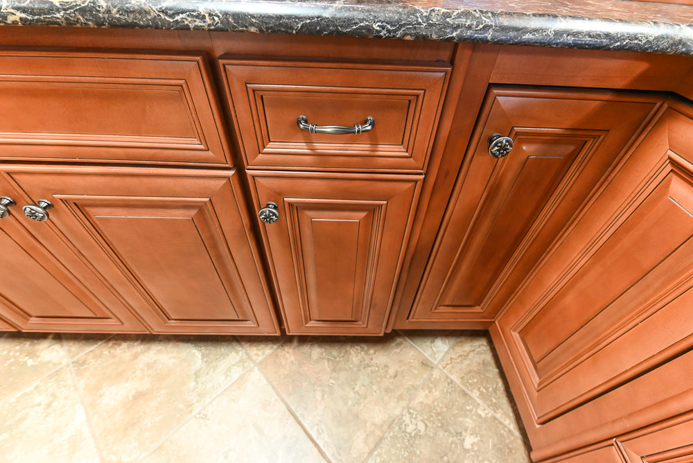 Wolf Classic Cabinets Hudson Wooden Traditional Partial Kitchen Cabinets with Sink and Faucet